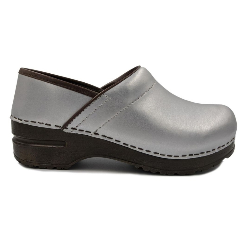 Sanita Izabella Silver Leather Professional Clogs EXCELLENT CONDITION!